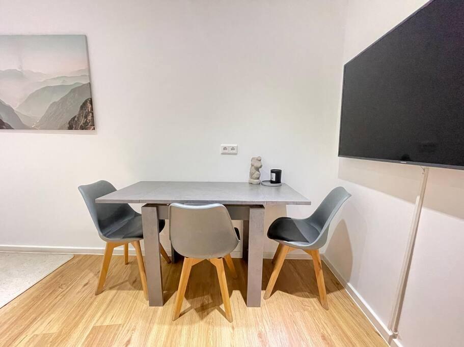 70Qm - 3 Rooms - Free Parking - City - Mallibase Apartments Ганновер Екстер'єр фото